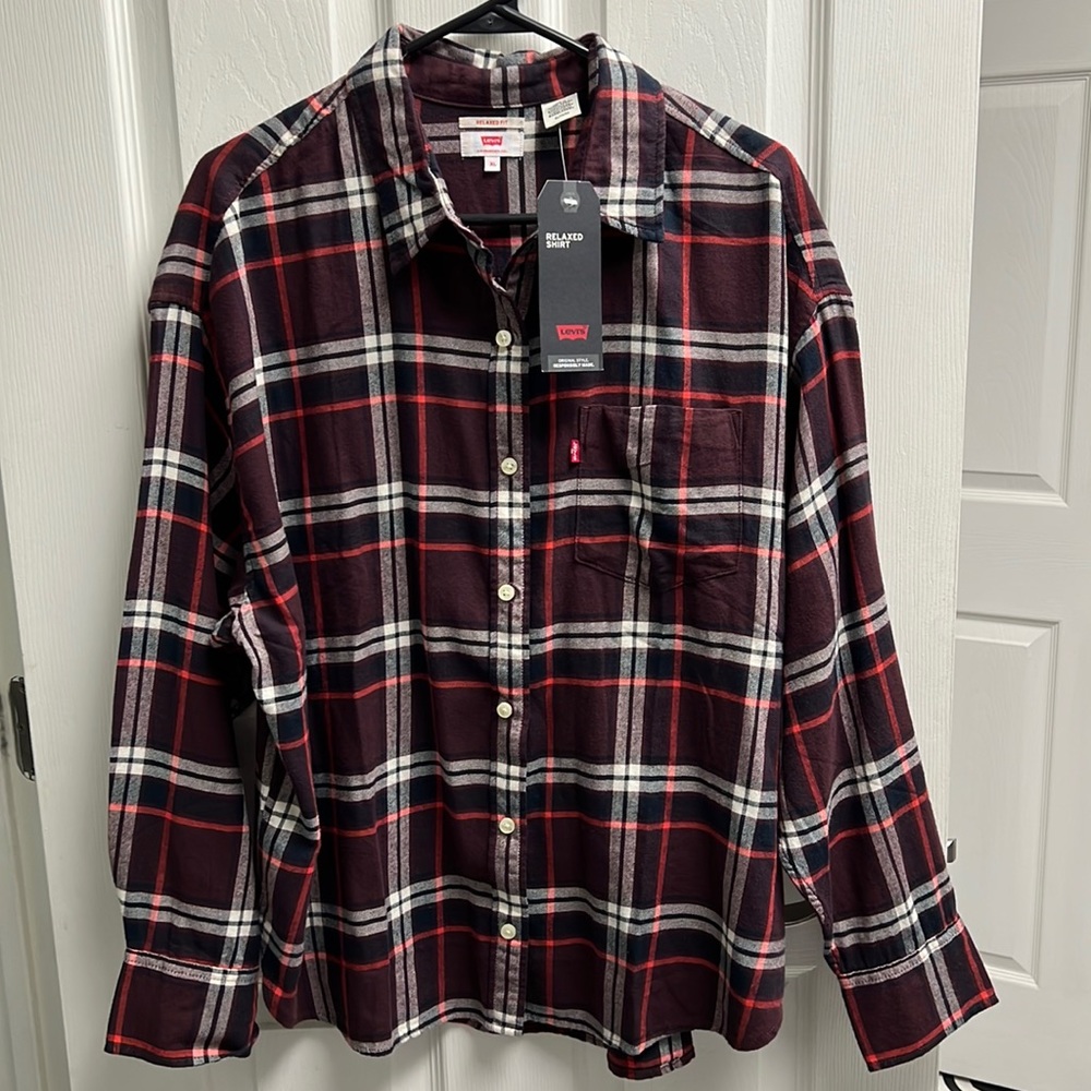 NWT! Women’s Levi’s Relaxed Flannel Shirt size XL